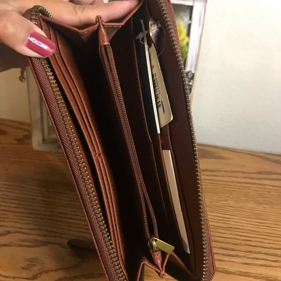 Fossil Zip Around Wallet - Picture 8 of 11
